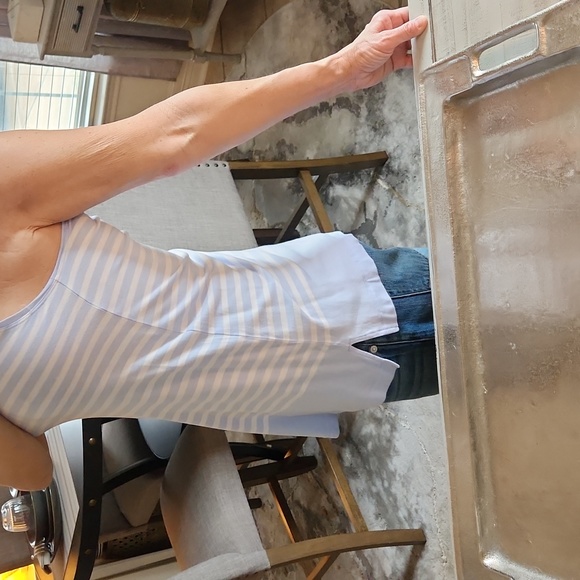 GAP - Picture 2 of 7